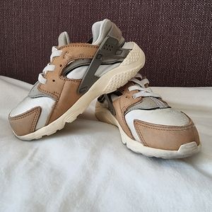 NIKE baby sneakers 9C
